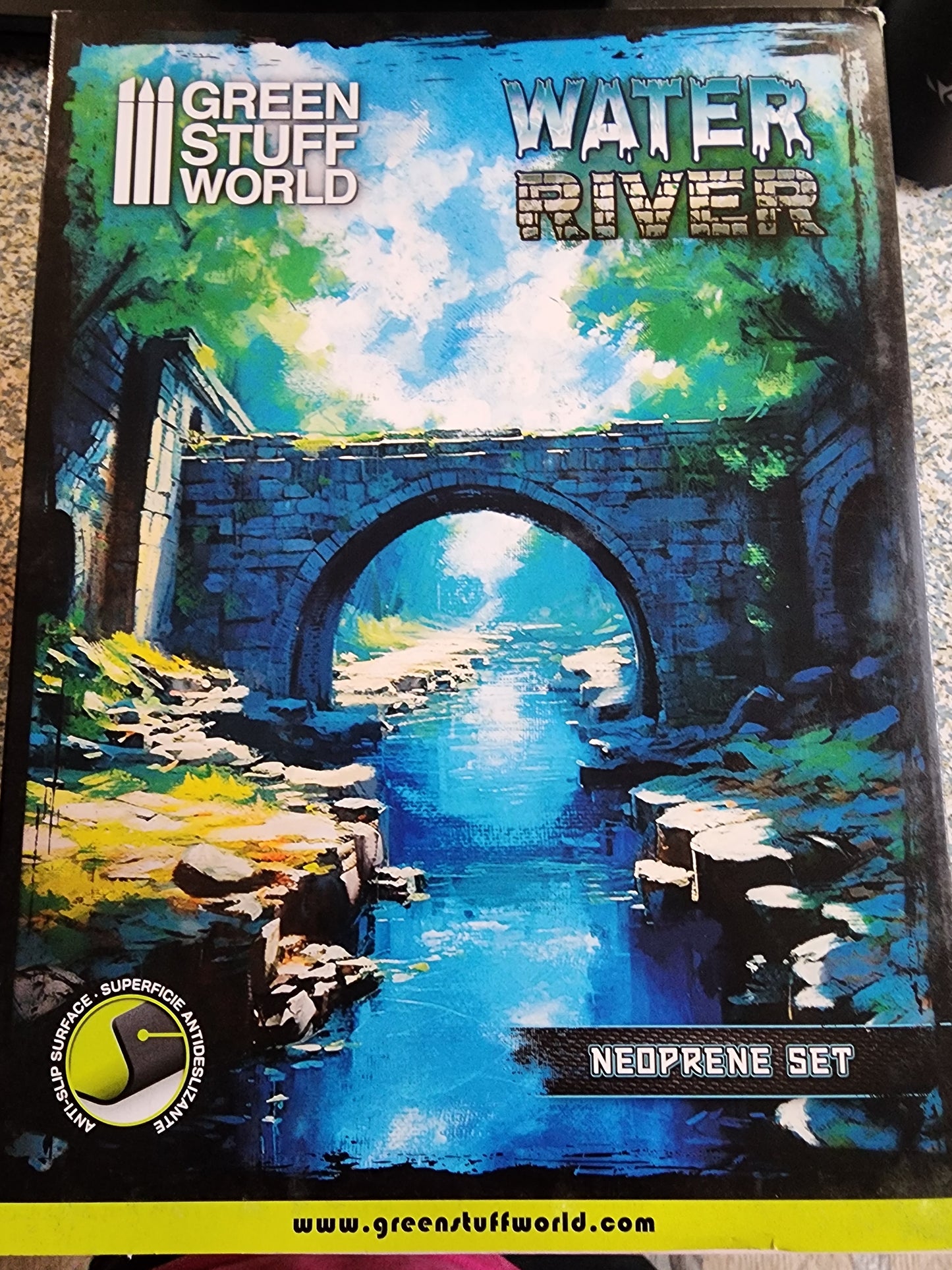 Water River Neoprene set