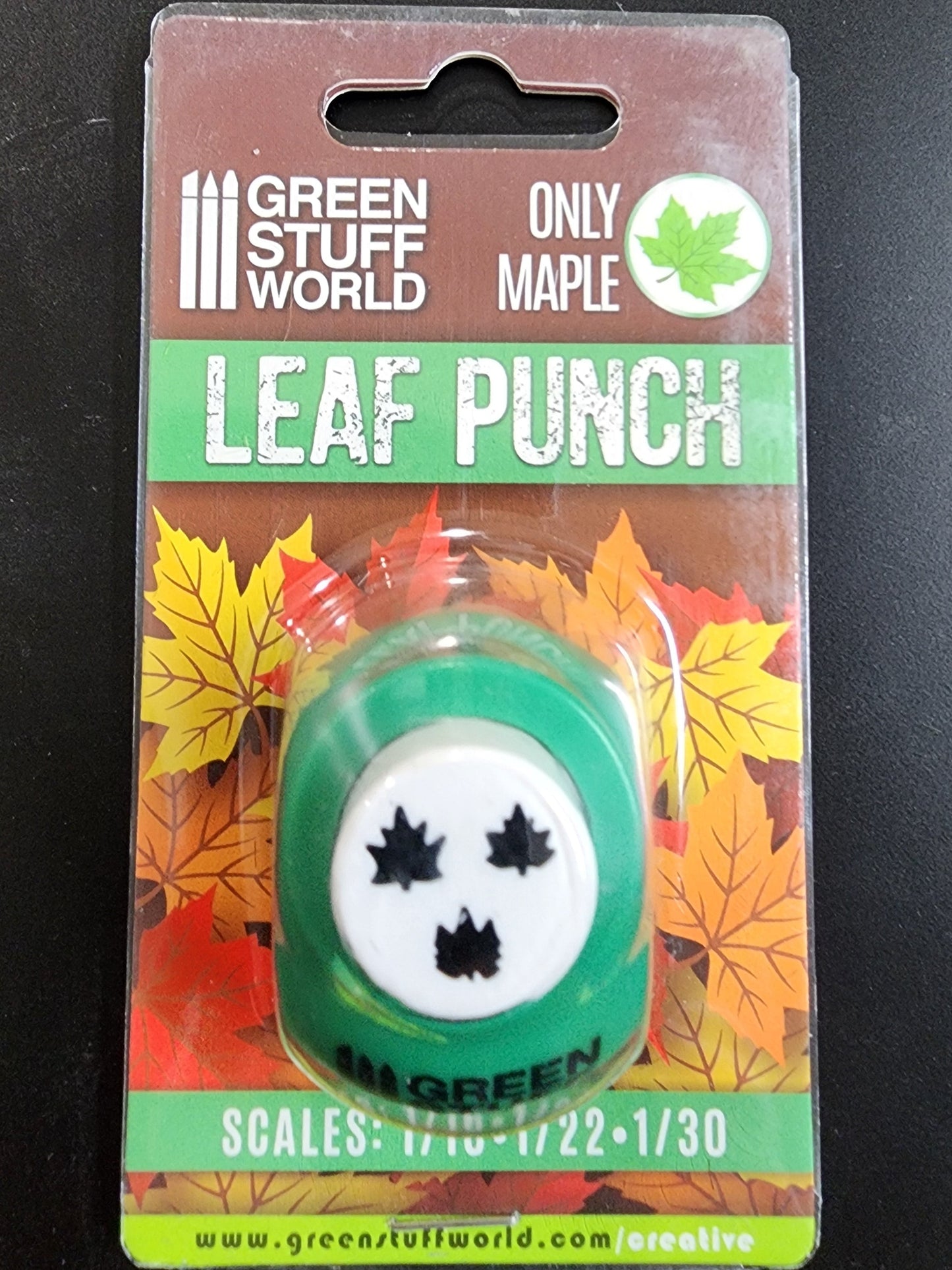 Leaf Punch Medium Green (maple)